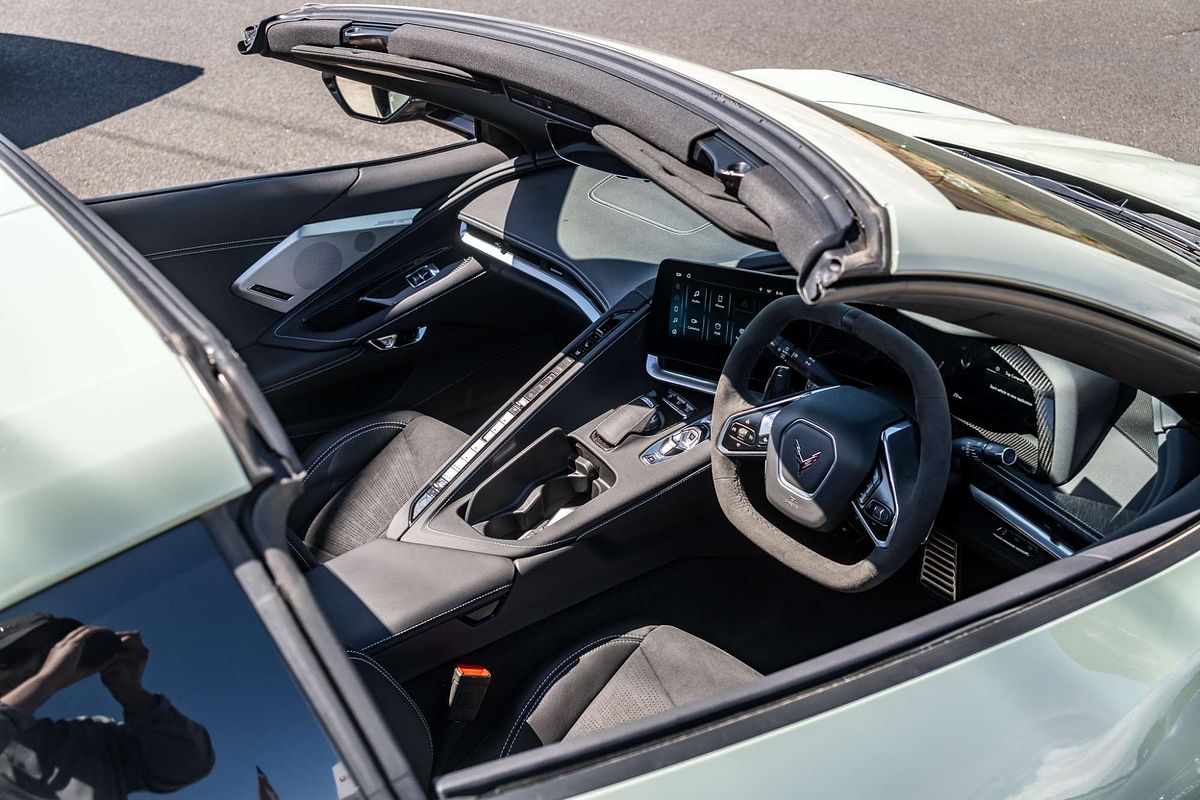 2024 Chevrolet Corvette Stingray 2LT C8