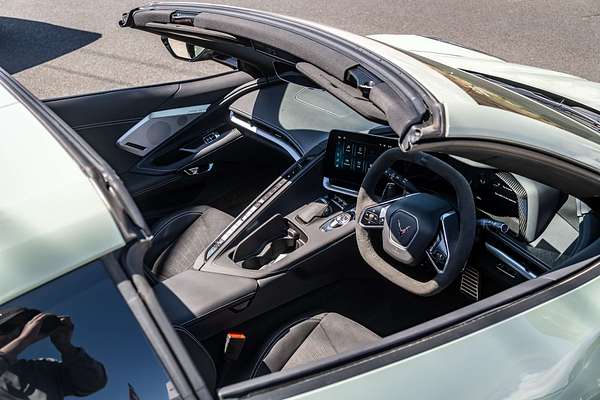 2024 Chevrolet Corvette Stingray 2LT C8