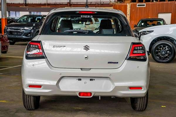 2025 Suzuki Swift Hybrid UZ
