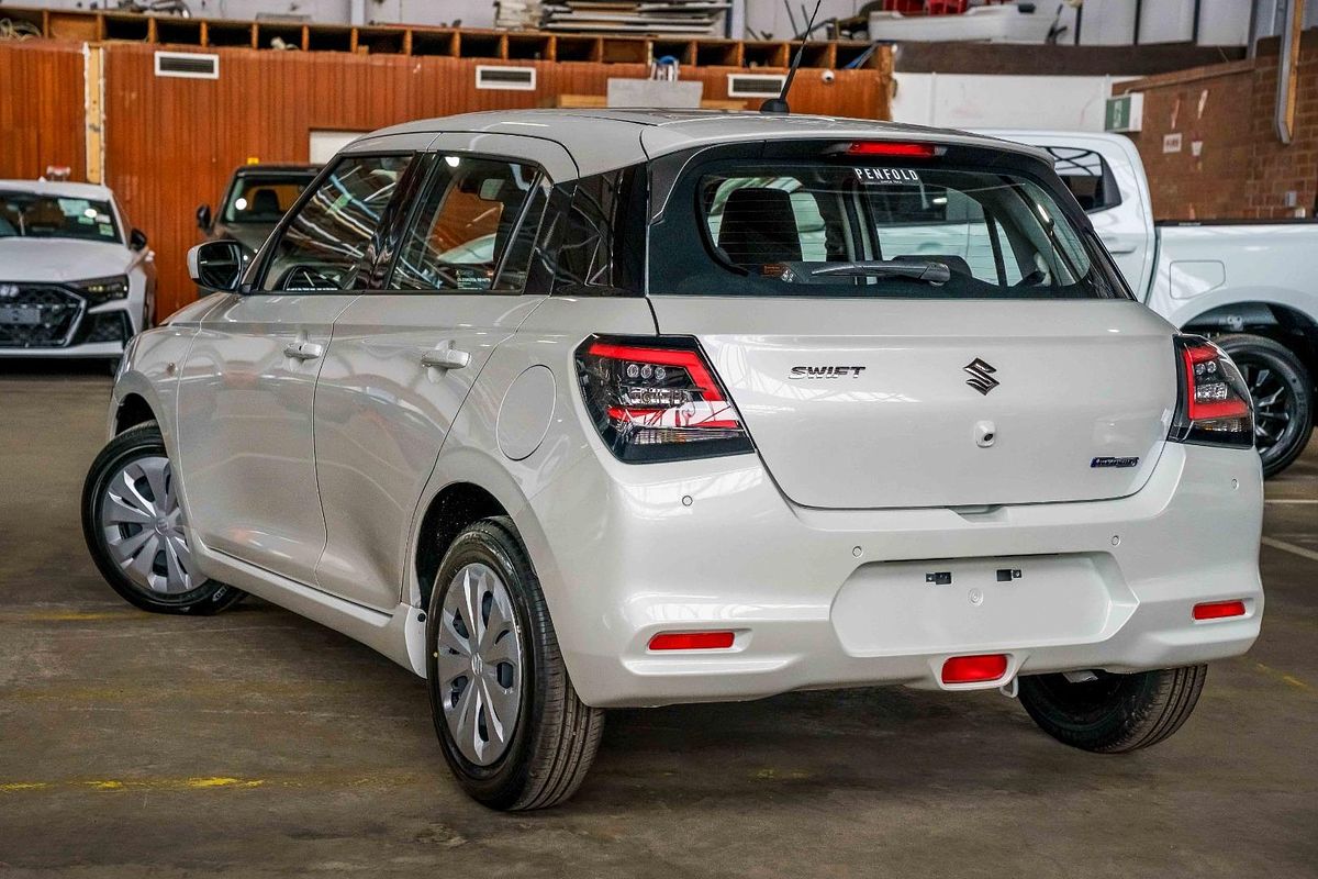 2025 Suzuki Swift Hybrid UZ