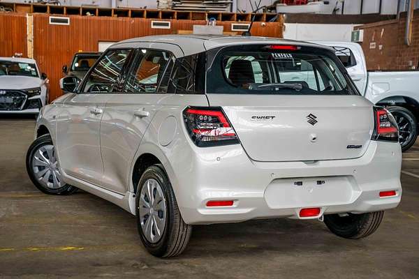 2025 Suzuki Swift Hybrid UZ