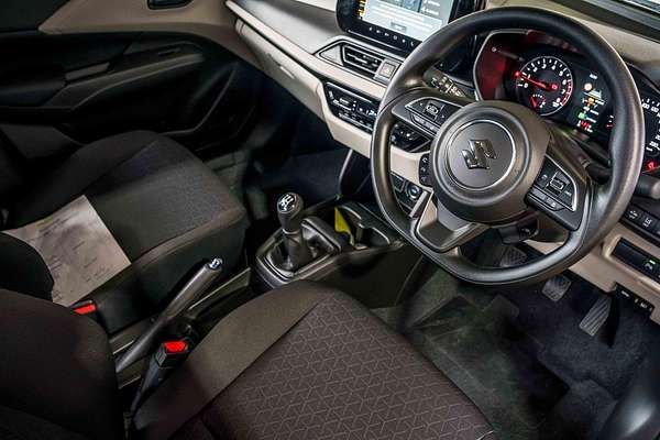 2025 Suzuki Swift Hybrid UZ