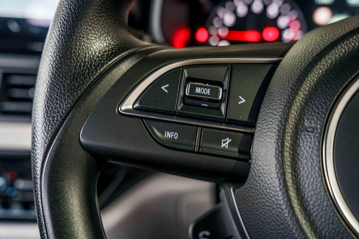 2025 Suzuki Swift Hybrid UZ