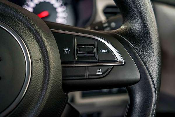 2025 Suzuki Swift Hybrid UZ