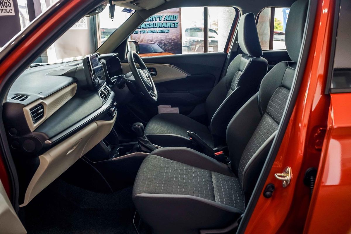 2025 Suzuki Swift Hybrid GLX UZ