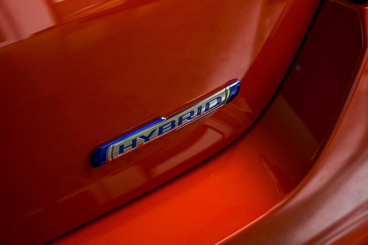 2025 Suzuki Swift Hybrid GLX UZ