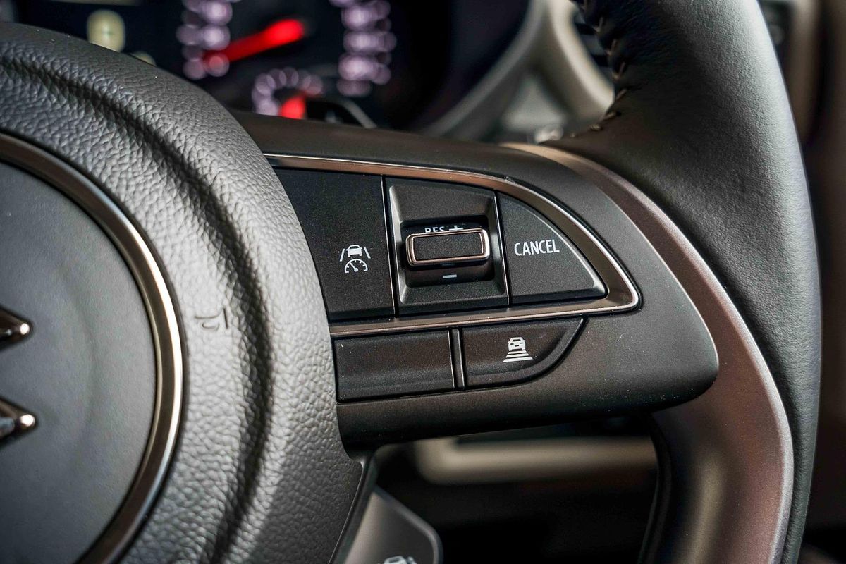 2025 Suzuki Swift Hybrid GLX UZ