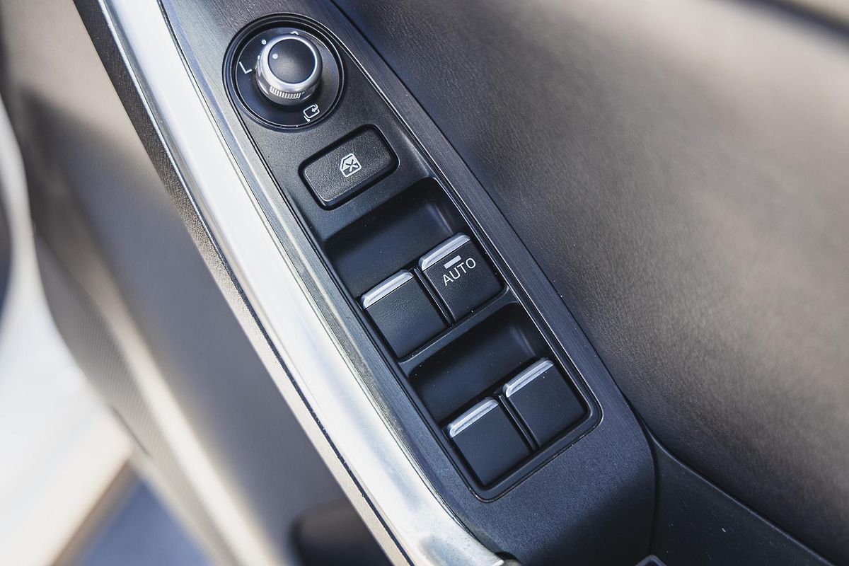 2015 Mazda CX-5 Grand Touring KE Series 2