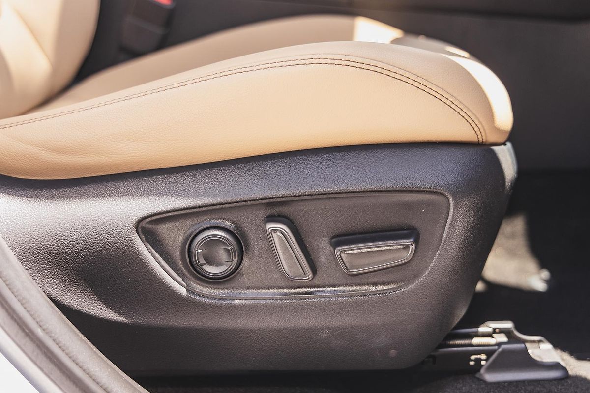 2021 Toyota RAV4 Cruiser AXAH52R