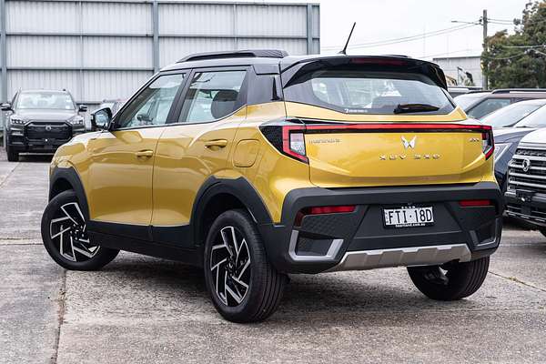 2025 Mahindra XUV3XO AX7L