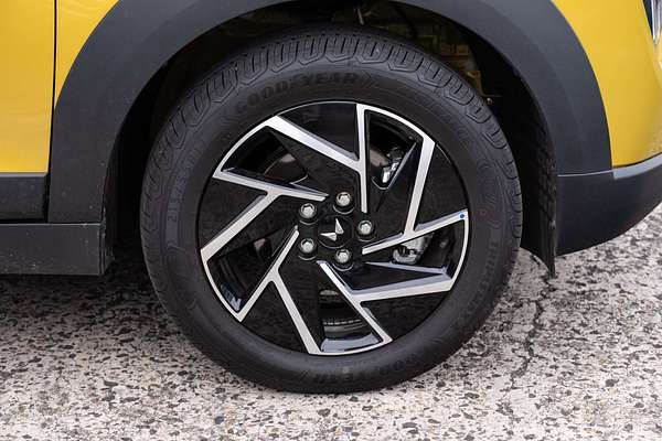 2025 Mahindra XUV3XO AX7L