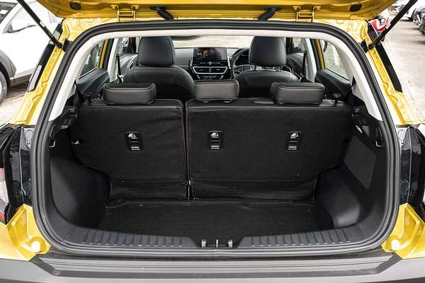 2025 Mahindra XUV3XO AX7L