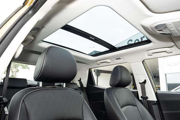 2025 Mahindra XUV3XO AX7L