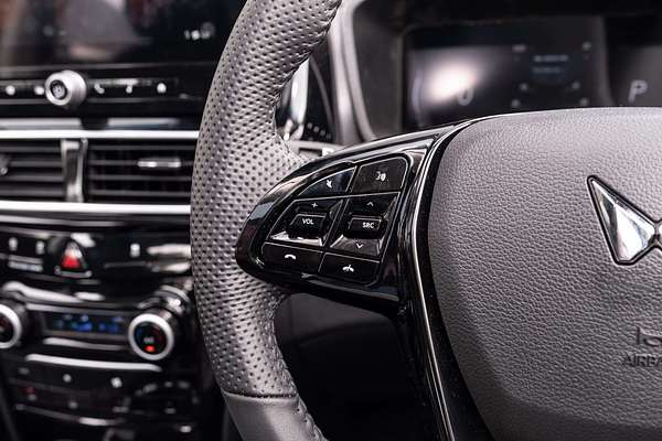 2025 Mahindra XUV3XO AX7L