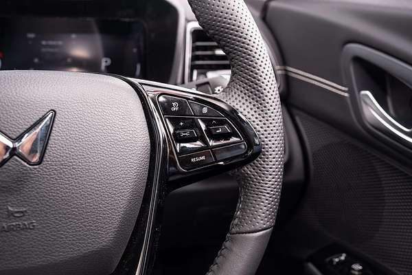 2025 Mahindra XUV3XO AX7L