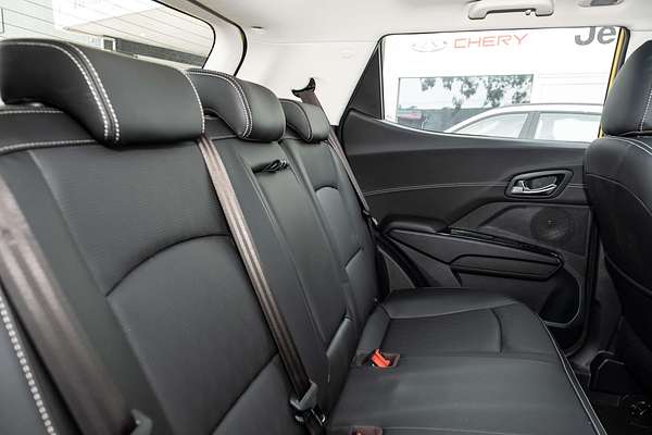 2025 Mahindra XUV3XO AX7L