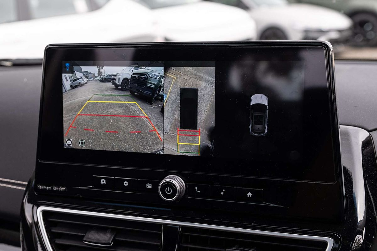 2025 Mahindra XUV3XO AX7L