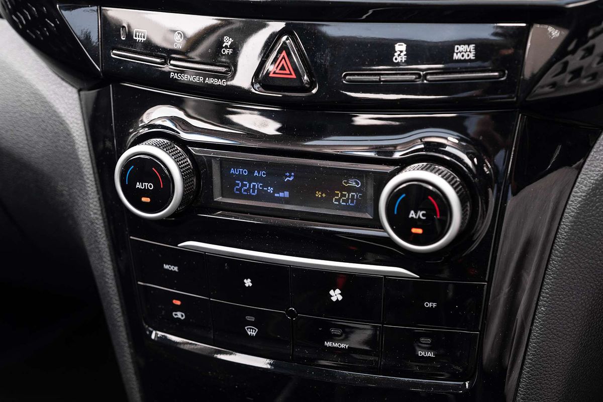 2025 Mahindra XUV3XO AX7L