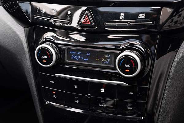 2025 Mahindra XUV3XO AX7L