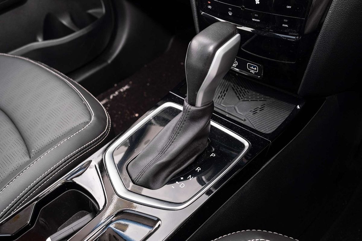 2025 Mahindra XUV3XO AX7L