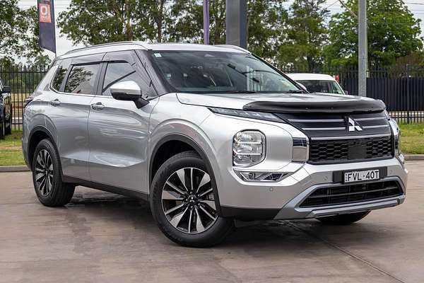 2025 Mitsubishi Outlander LS ZM