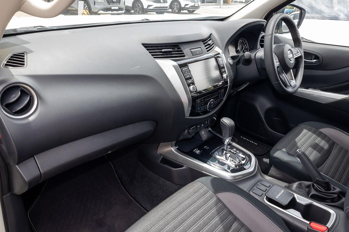 2025 Nissan Navara ST-X D23 4X4