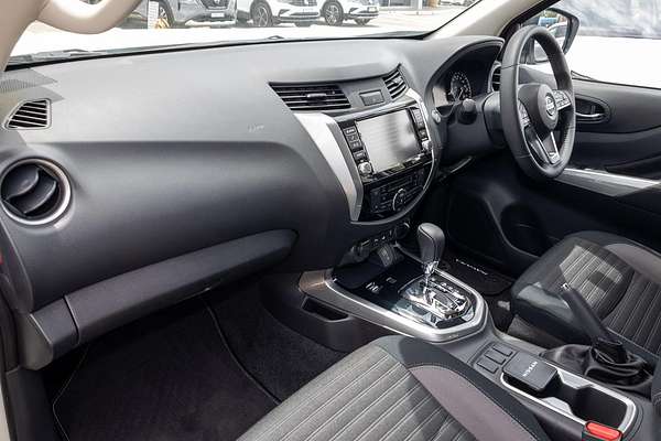 2025 Nissan Navara ST-X D23 4X4