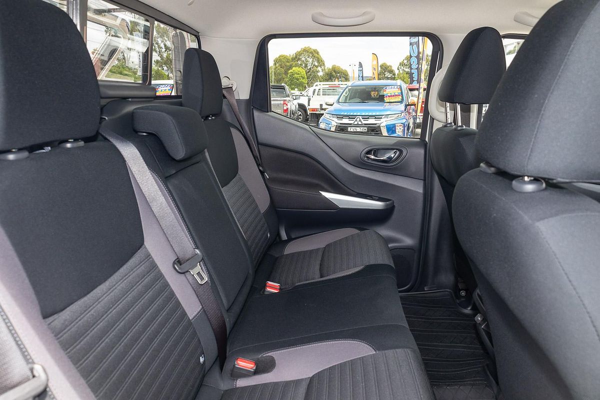 2025 Nissan Navara ST-X D23 4X4