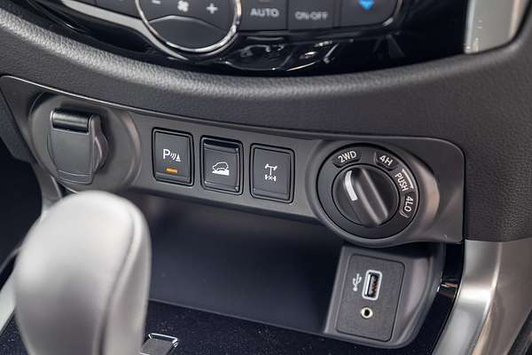 2025 Nissan Navara ST-X D23 4X4