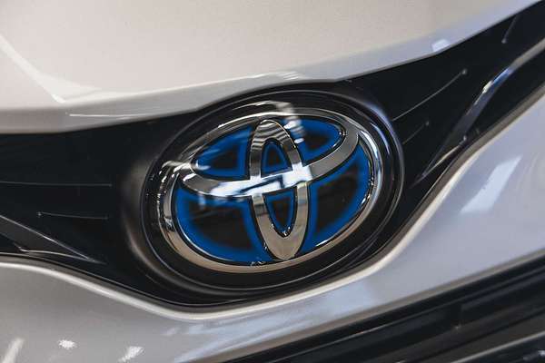 2024 Toyota Camry Ascent AXVH70R