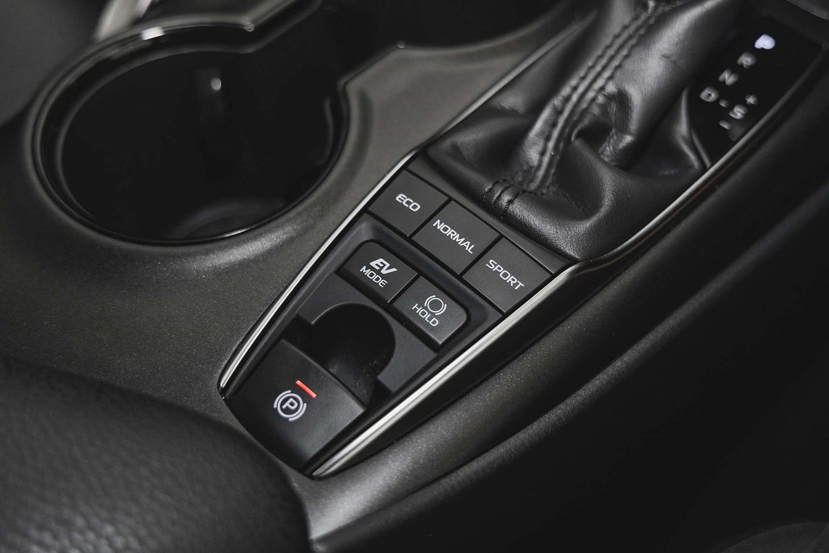 2024 Toyota Camry Ascent AXVH70R