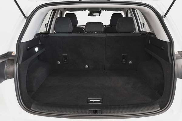 2021 MG HS Core SAS23