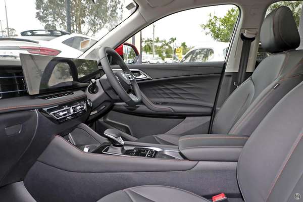 2025 MG HS Essence AS33