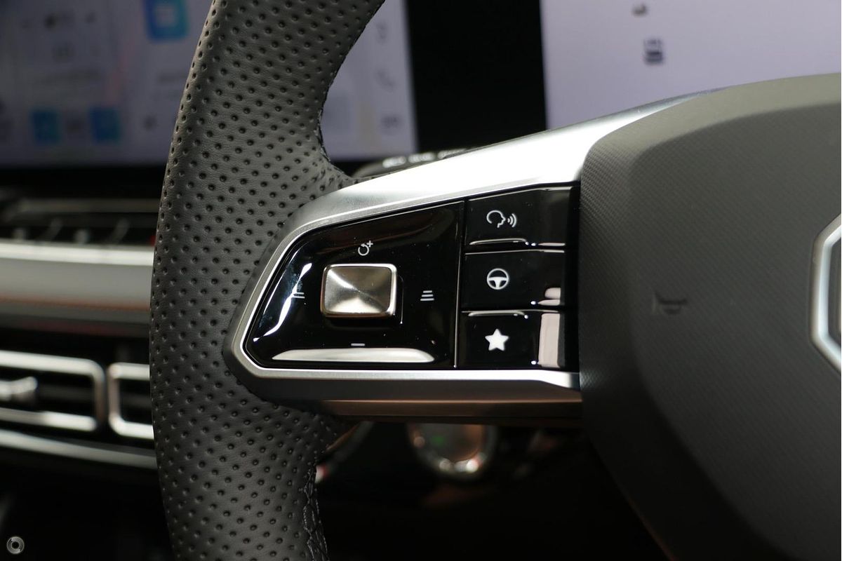 2025 MG HS Essence AS33