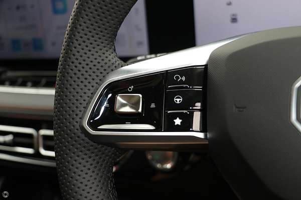 2025 MG HS Essence AS33