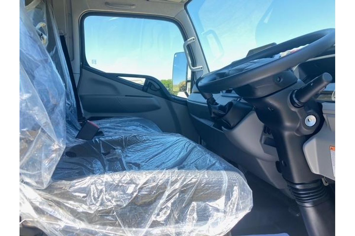 2025 Fuso Canter 4x4