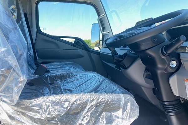 2025 Fuso Canter 4x4