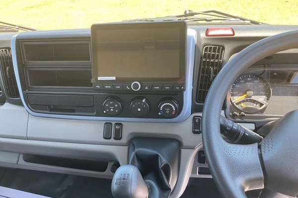 2025 Fuso Canter 4x4