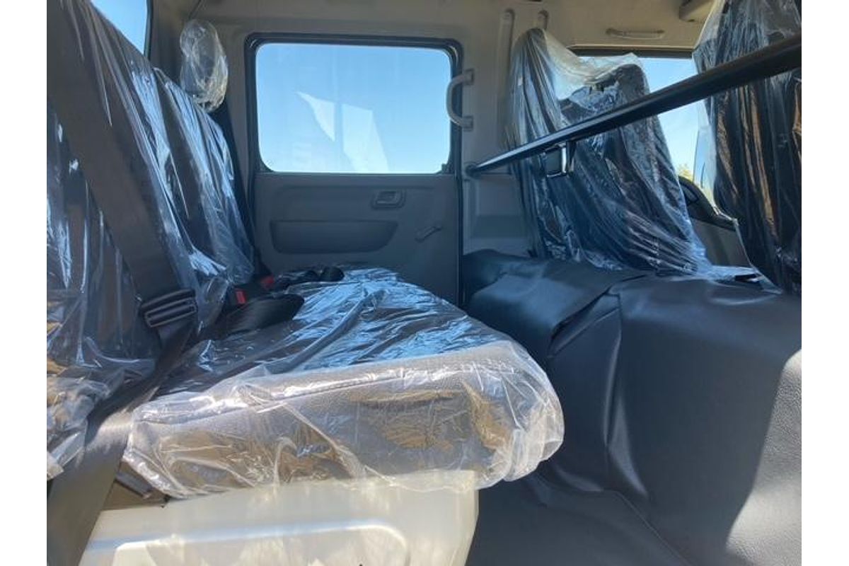 2025 Fuso Canter 4x4