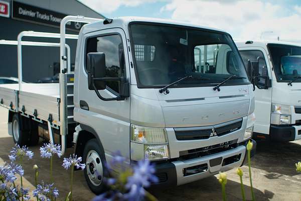 2025 Fuso Canter 4x4