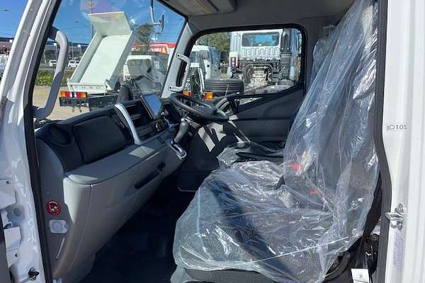 2025 Fuso Canter FE