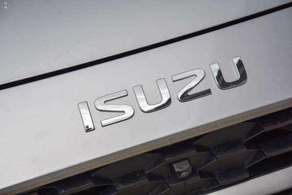 2025 Isuzu MU-X LS-T