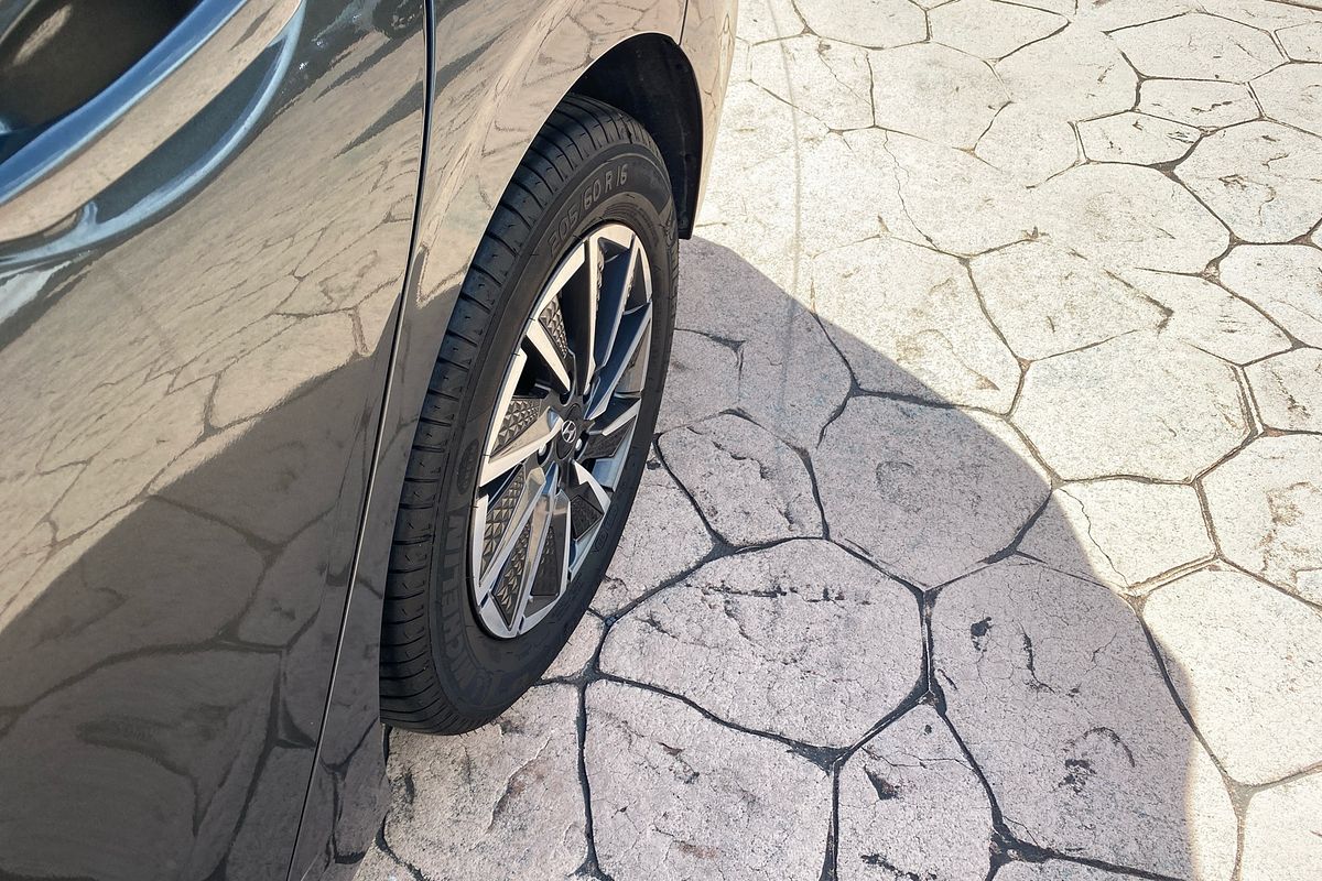 2022 Hyundai IONIQ Electric Elite AE.V4