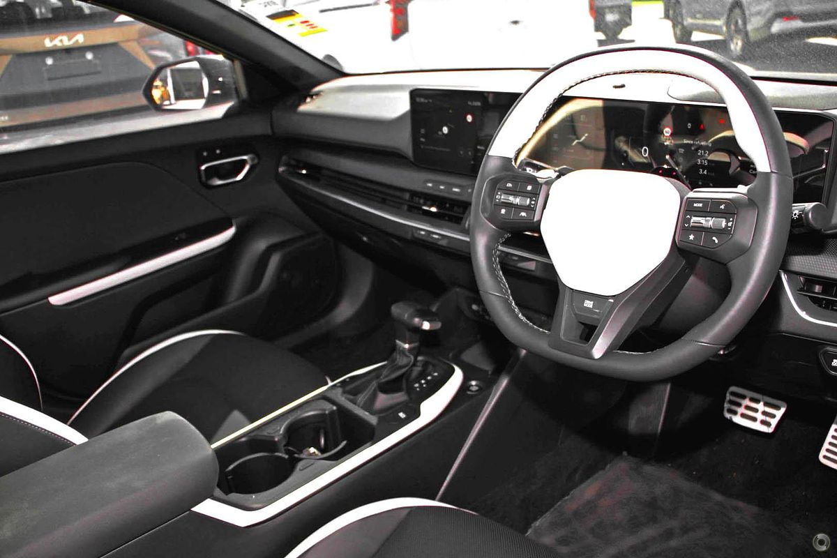 2025 Kia K4 GT-Line CL4m