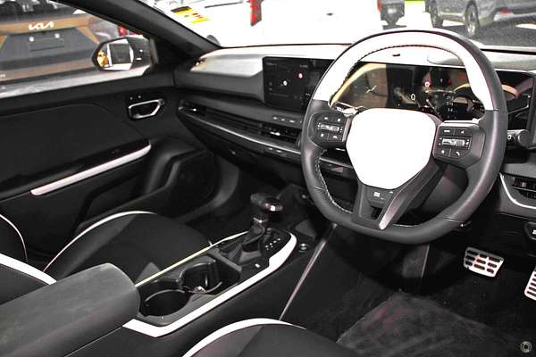 2025 Kia K4 GT-Line CL4m