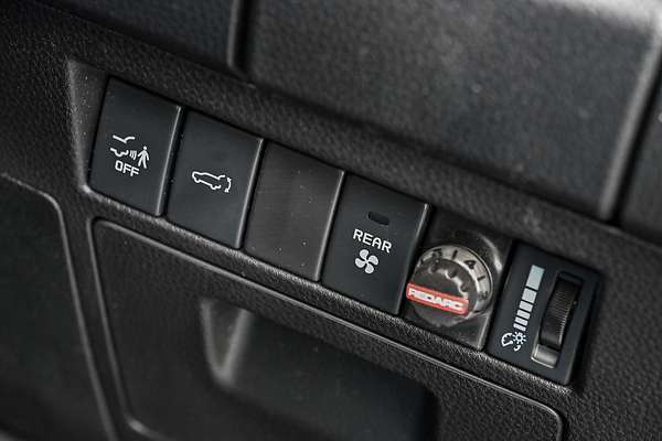 2023 Isuzu MU-X LS-T