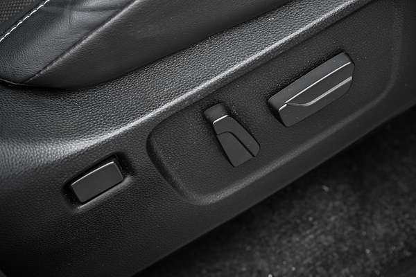 2023 Isuzu MU-X LS-T