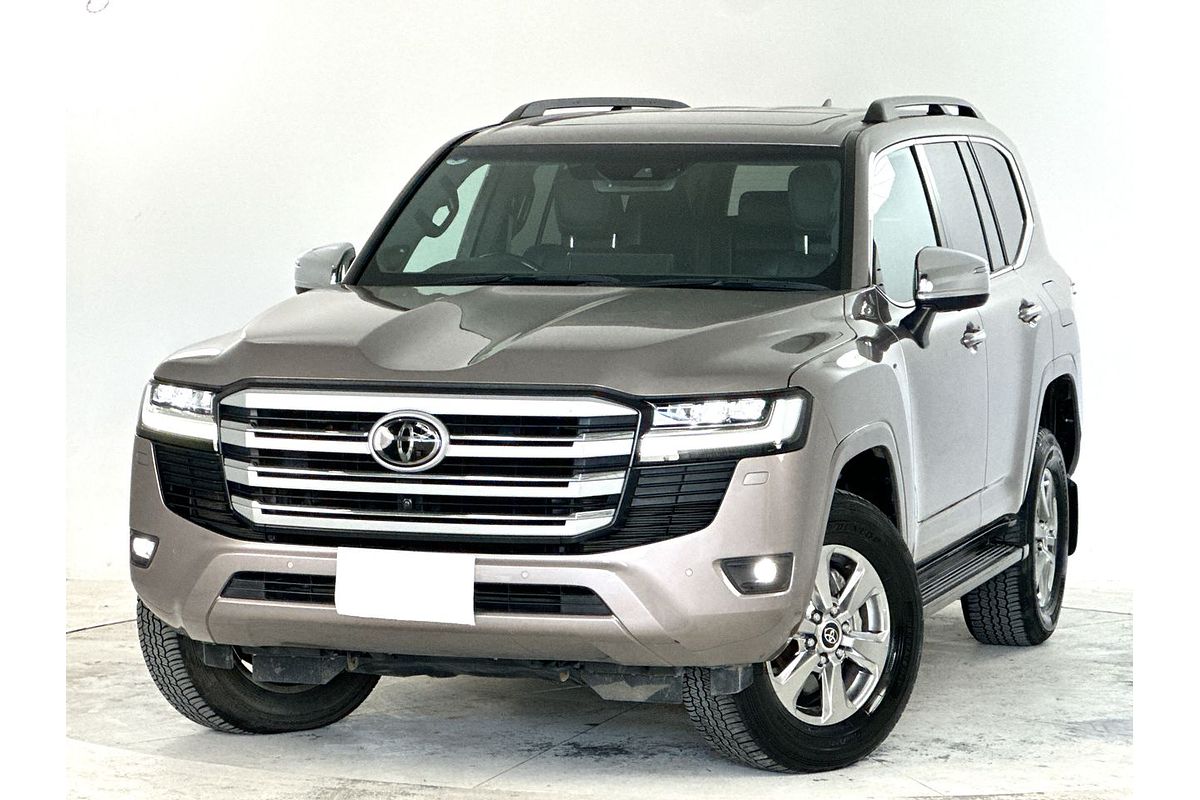 2022 Toyota Landcruiser Sahara FJA300R