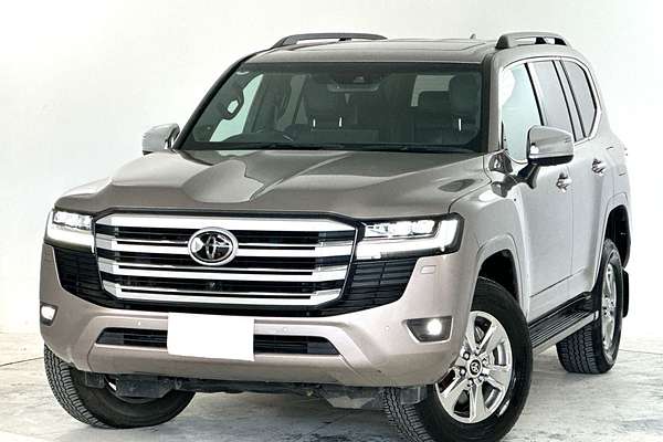 2022 Toyota Landcruiser Sahara FJA300R