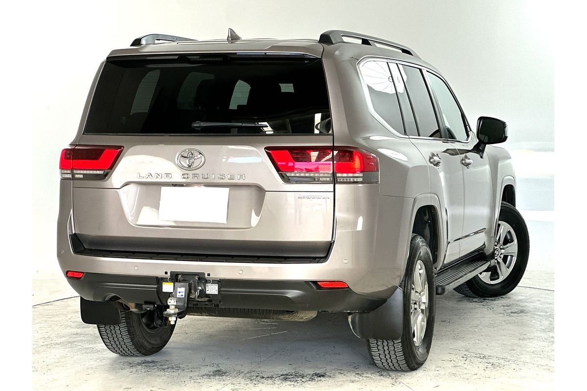 2022 Toyota Landcruiser Sahara FJA300R